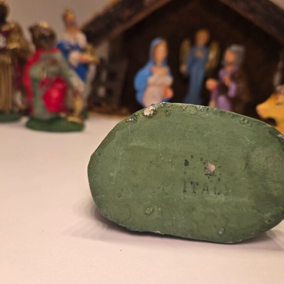 Vintage 15-piece, Nativity scene marked "Italy" (with creche) - Picture 12 of 14